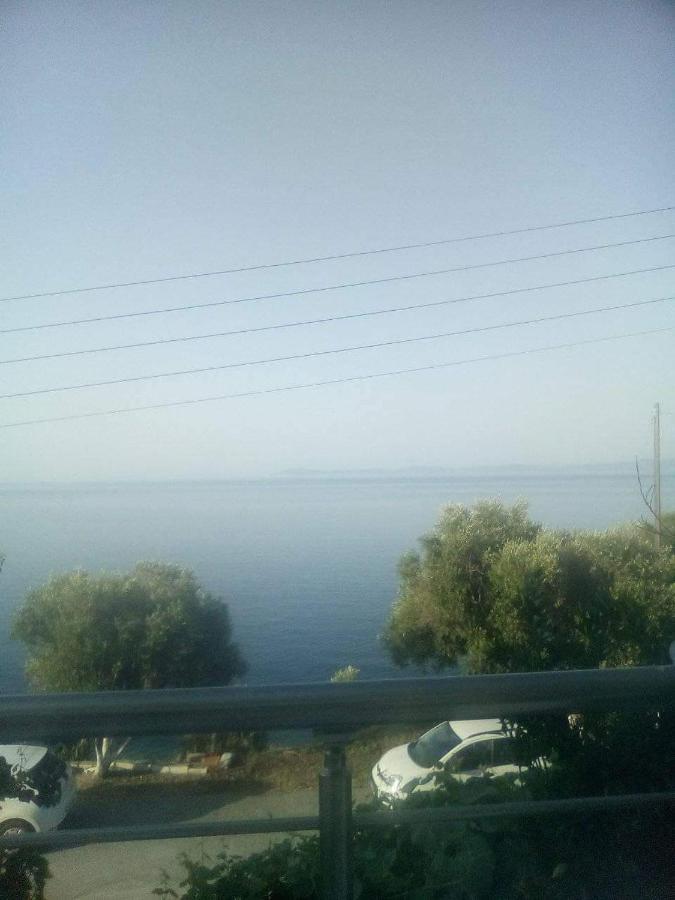 Villa Ζωη Στο Κυμα- Life On The Wave Neos Marmaras Exterior foto